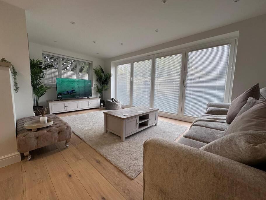 2Bed Ground Floor Flat + Garden Leilighet Sunningwell Eksteriør bilde