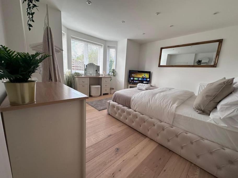 2Bed Ground Floor Flat + Garden Leilighet Sunningwell Eksteriør bilde