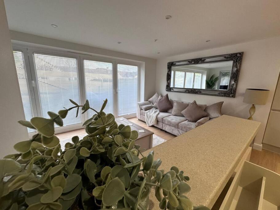 2Bed Ground Floor Flat + Garden Leilighet Sunningwell Eksteriør bilde